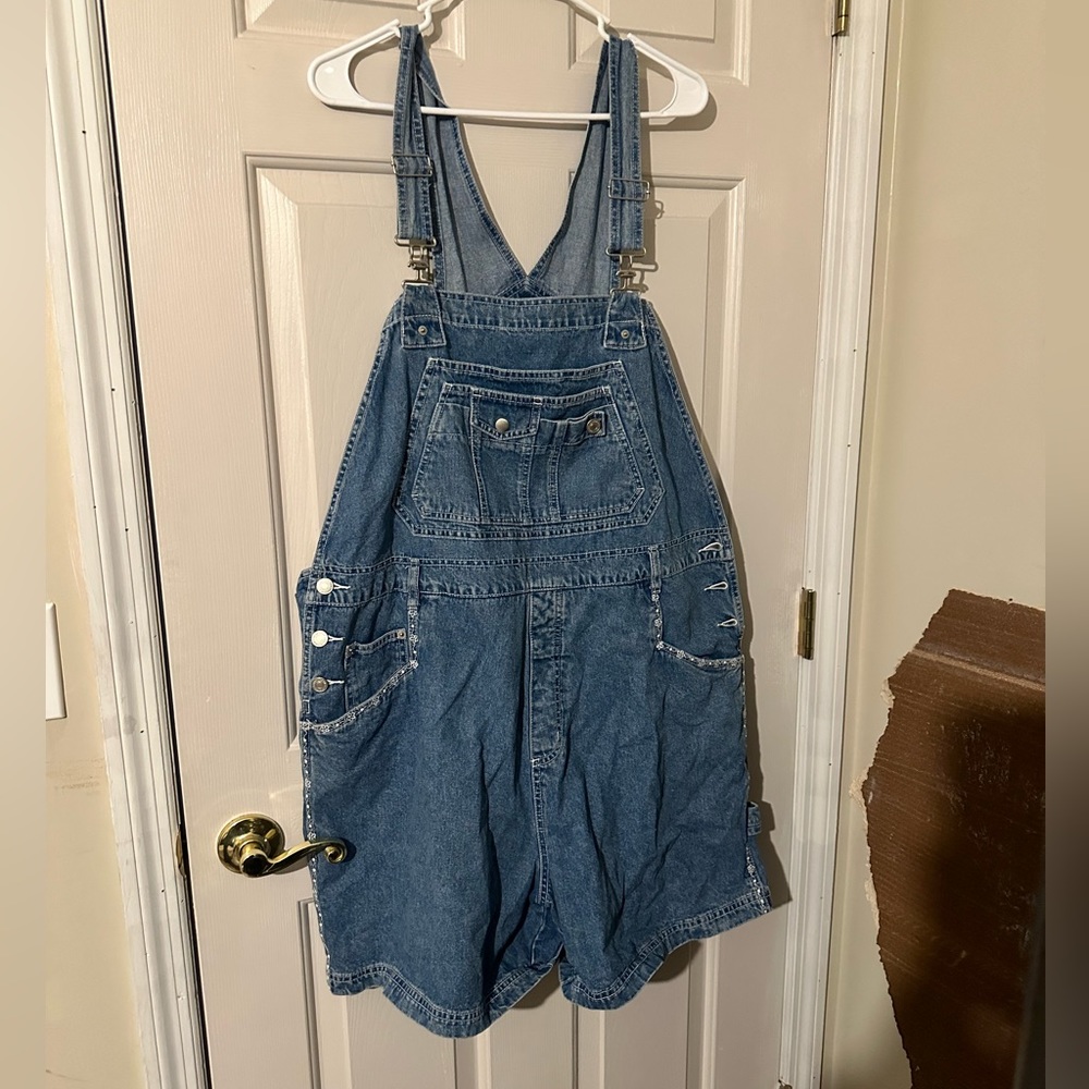 Short overalls